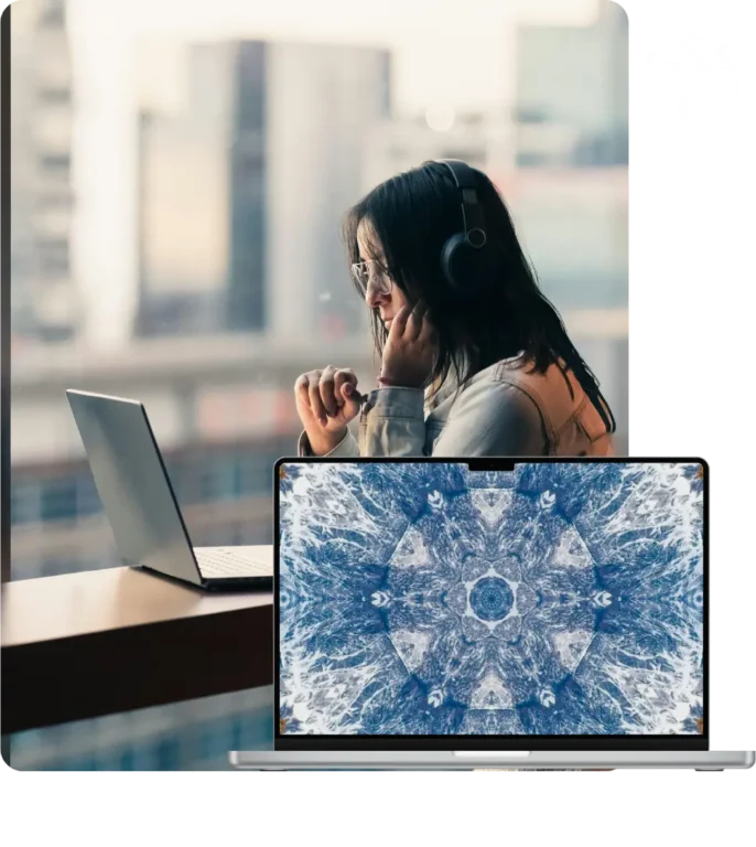 A woman with headphones, using Mistikist on Microsoft Teams